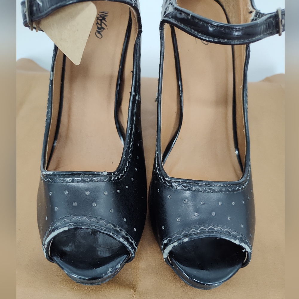 Mossimo Supply Co. Black Mary Jane Heels Size 9.5 - Picture 2 of 13